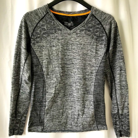 Mizuno Tops - Mizuno Long Sleeve workout top women size medium sample tag